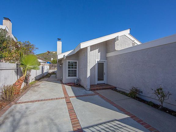 2nd image of 3591 Spanish Gate Dr