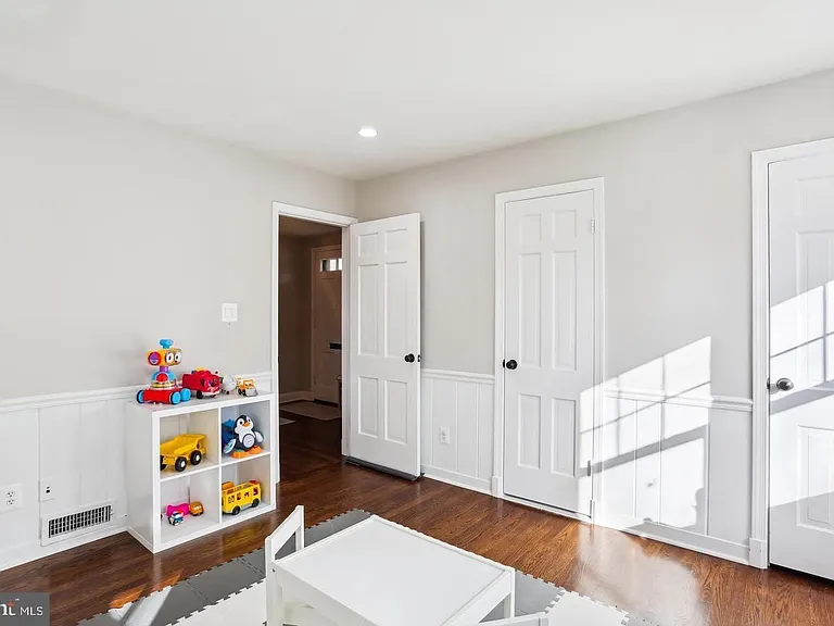 7832 Fulbright Ct — Photo 30