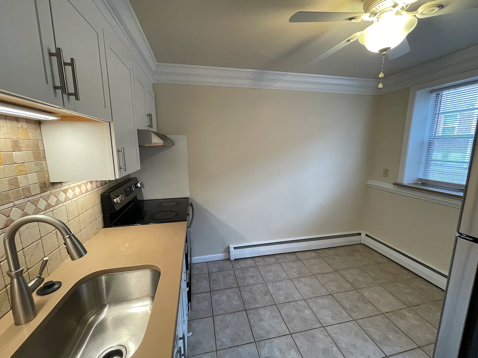 2 bed, $1,900 — Photo 4
