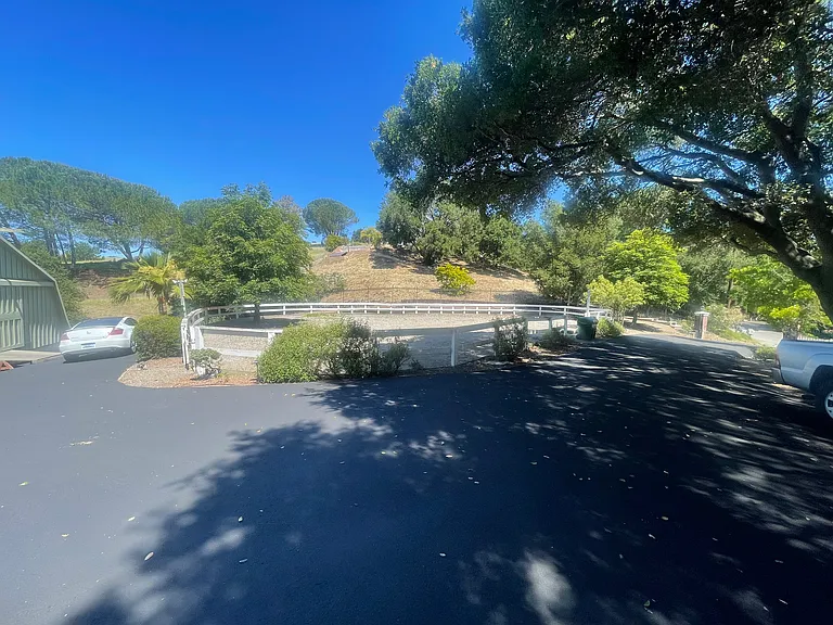 22505 Rolling Hills Rd — Photo 35