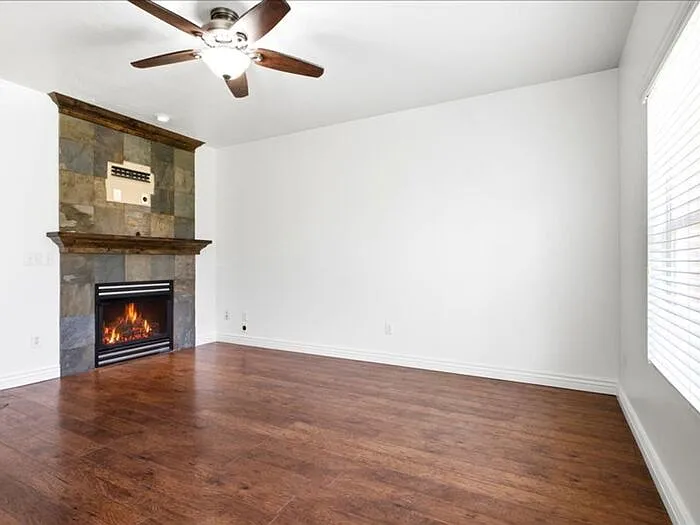 2113 E Glamis Ct — Photo 4