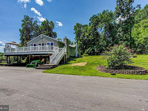 3rd image of 2135 Perkiomen Ave