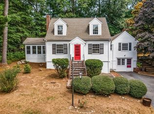 817 1st Parish Rd, Scituate, MA 02066