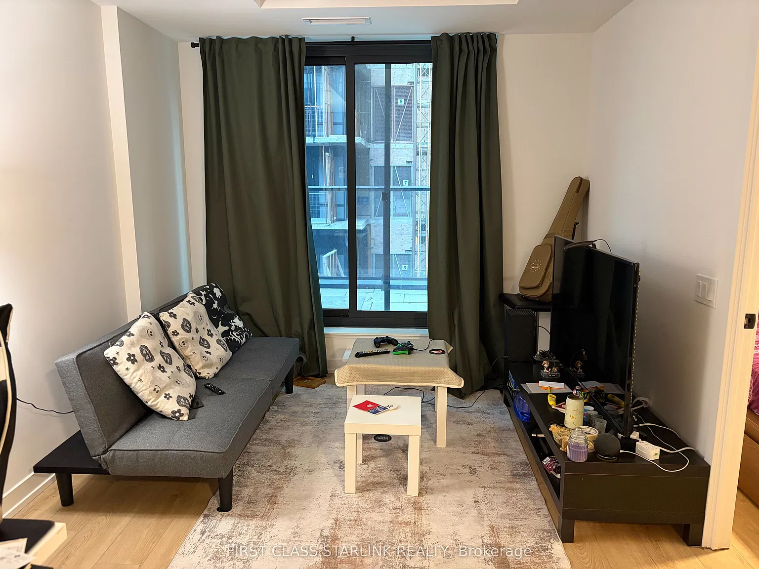 1 bed, $2,000 — Photo 1