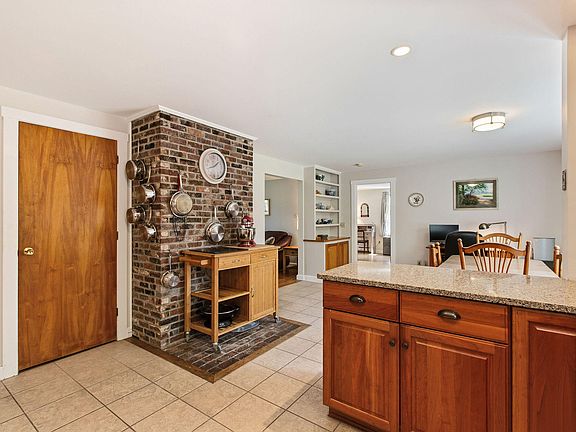 5th image of 200 Millstone Road