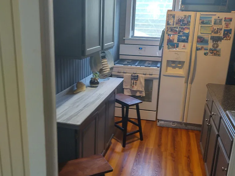 217 Alden St — Photo 11