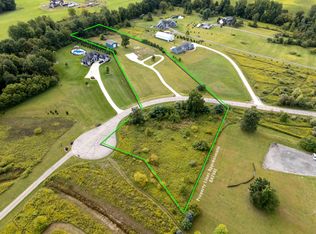 2125 Hickory Acres Dr, Howell, MI 48855