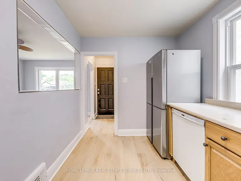 75 Elma St — Photo 12