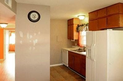2nd image of 414 Catalina Dr