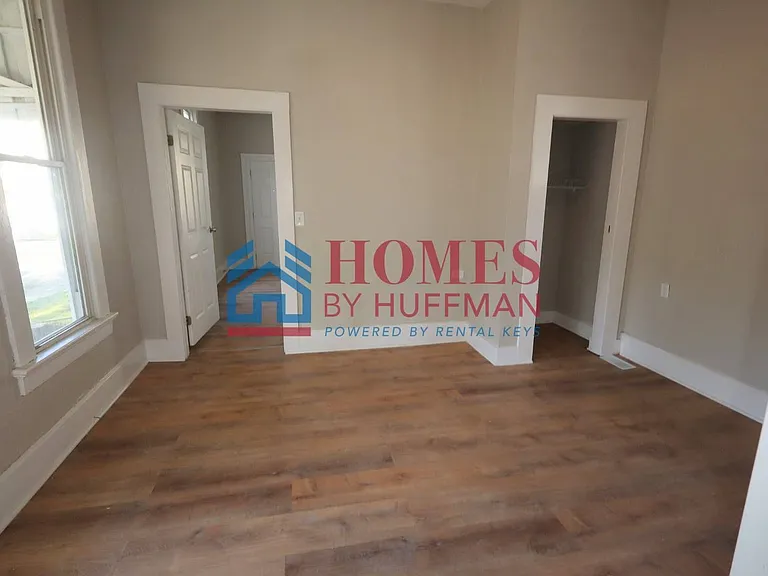 1315 N 3rd Ave — Photo 12