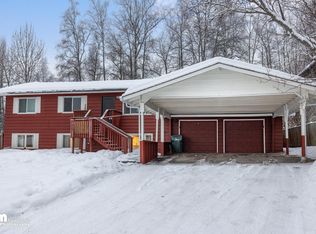 11113 Aurora Cir #B, Eagle River, AK 99577