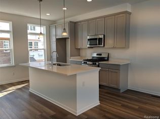 3293 Chambers W, Wixom, MI 48393