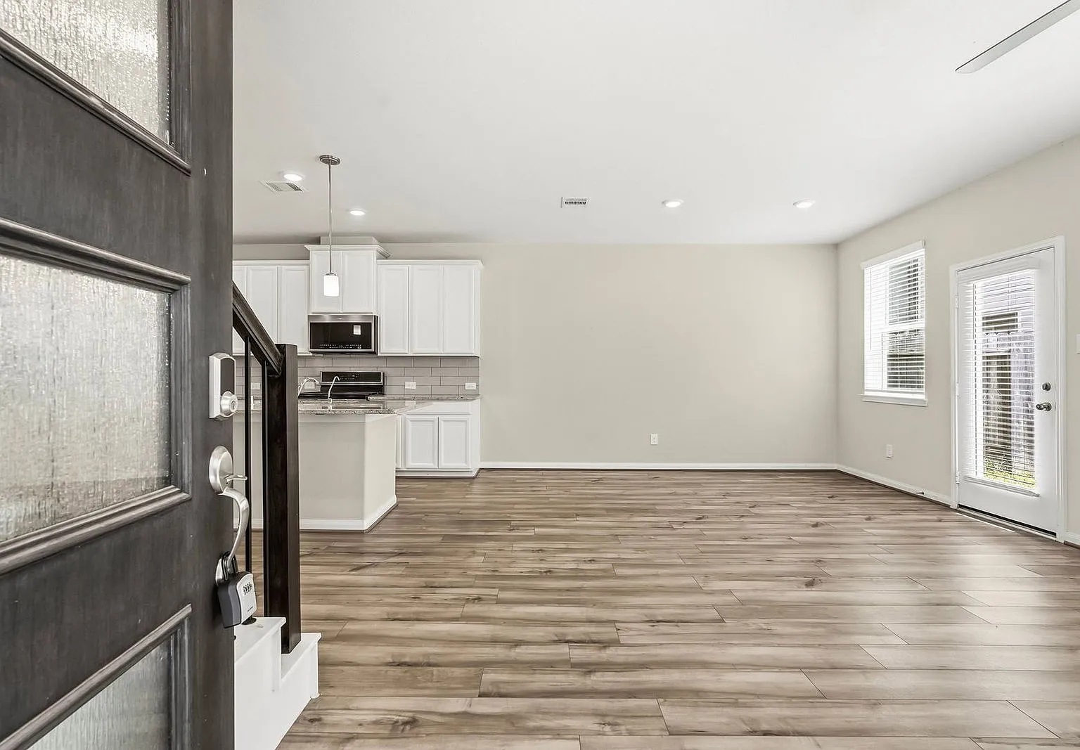 2 bed, 2.5 bath, 1579 sqft, $2,295 — Photo 3