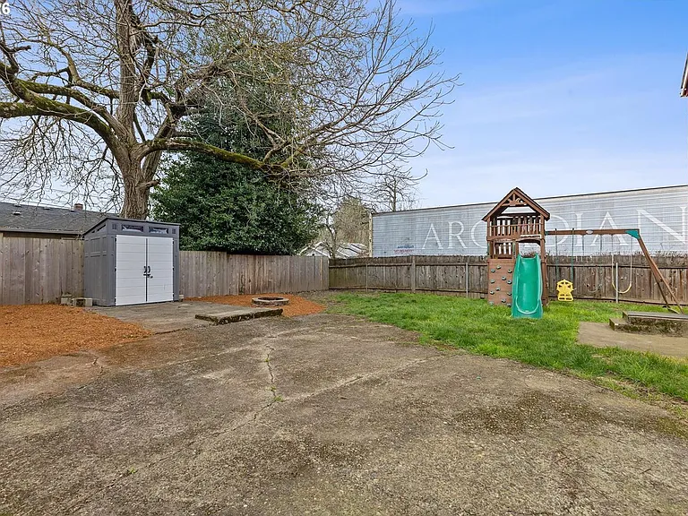 4805 NE 110th Ave — Photo 35