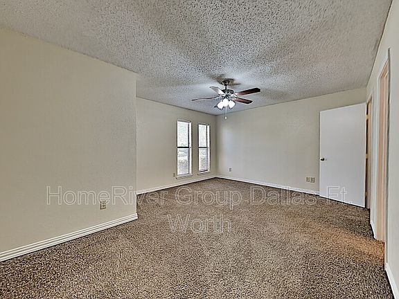 5th image of 3105 Charter Oak Dr