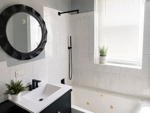 2nd image of 5943 S Indiana Ave #1