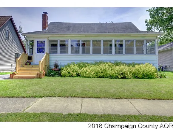 817 W Maple St photo 1