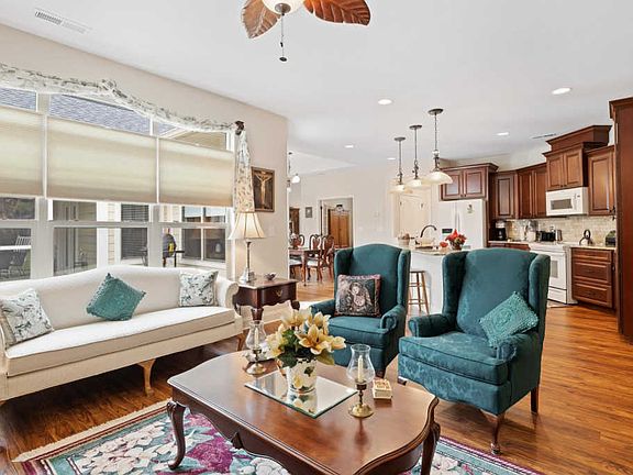 5th image of 4908 Willow Bluff Cir