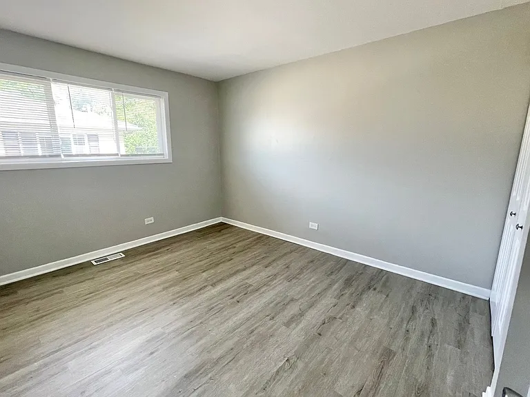 1721 E Roosevelt Rd #4 — Photo 14
