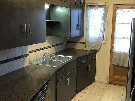 4th image of 4606 California St APT 3