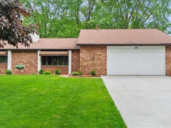 205 Kelly Dr, Warsaw, IN 46580