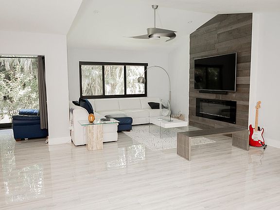 2nd image of 5700 Coach House Cir APT D