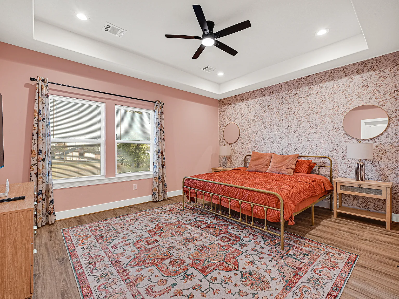 4 bed, 1500 sqft, $3,200 — Photo 3