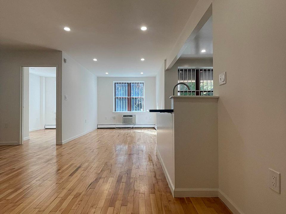 1st image of 190 E 7th St APT 113