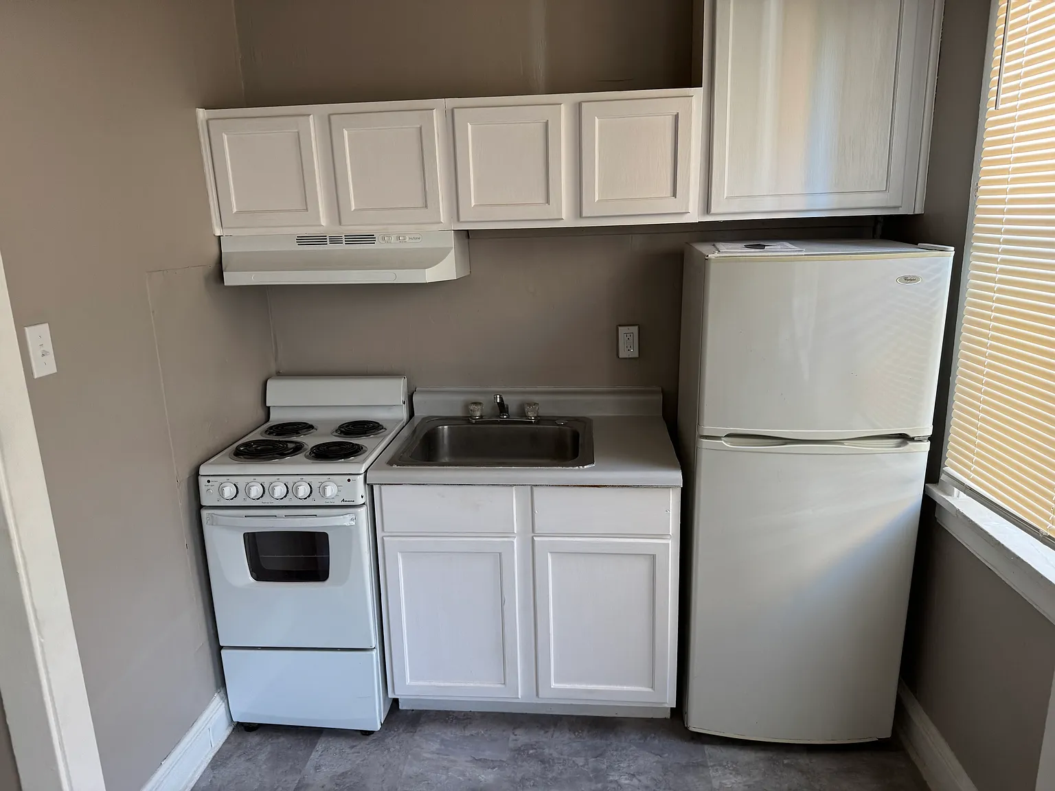 2 bed, 1000 sqft, $1,500 — Photo 2