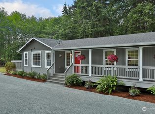 5637 Woodard Ave, Freeland, WA 98249