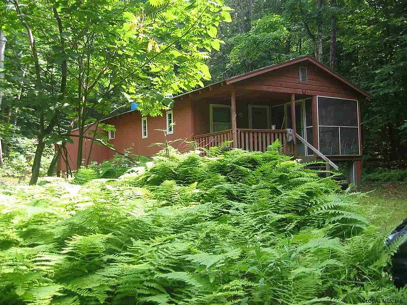 2nd image of 721 RIVER Road