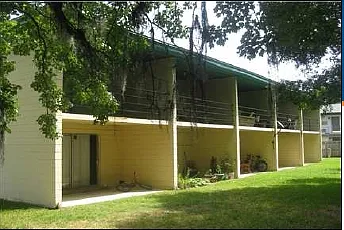 Shirley Apartments — Photo 2