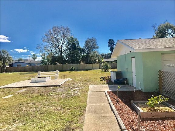 4th image of 1420 Alcazar Way S