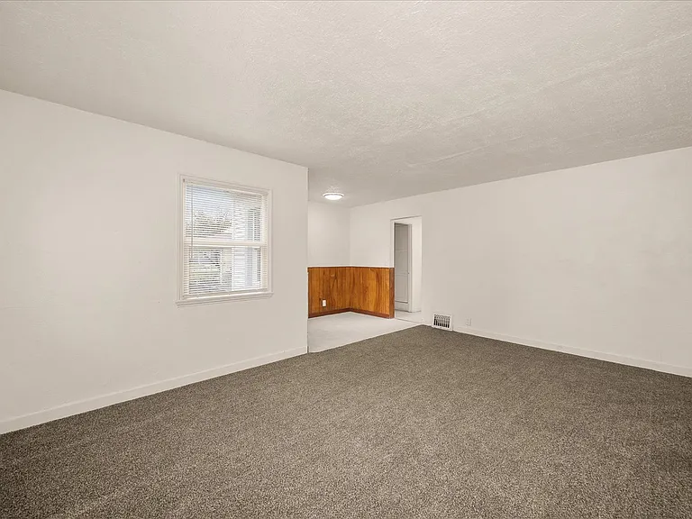 10124 N Whittier St — Photo 3