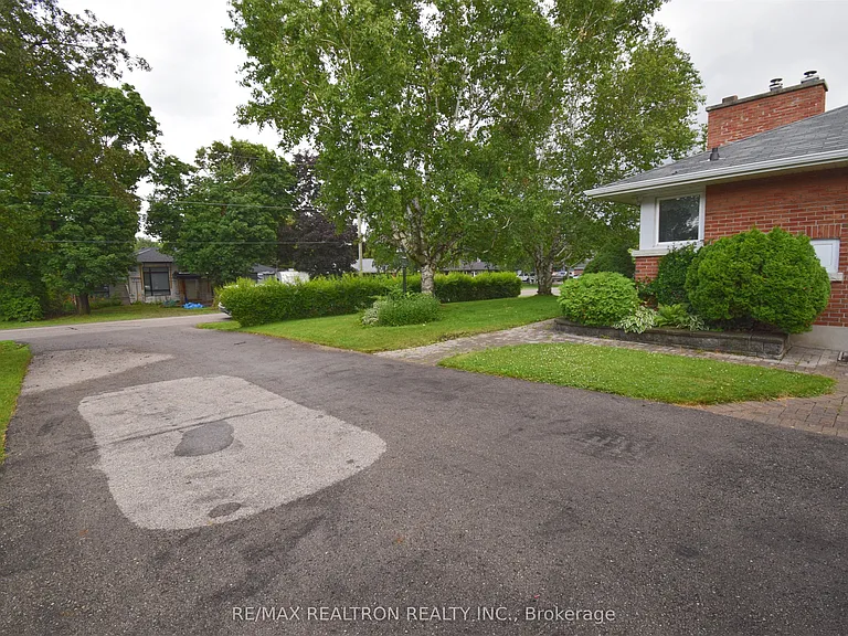 250 Meadow Rd — Photo 25