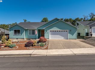 1480 W Tarragon Dr, Roseburg, OR 97471