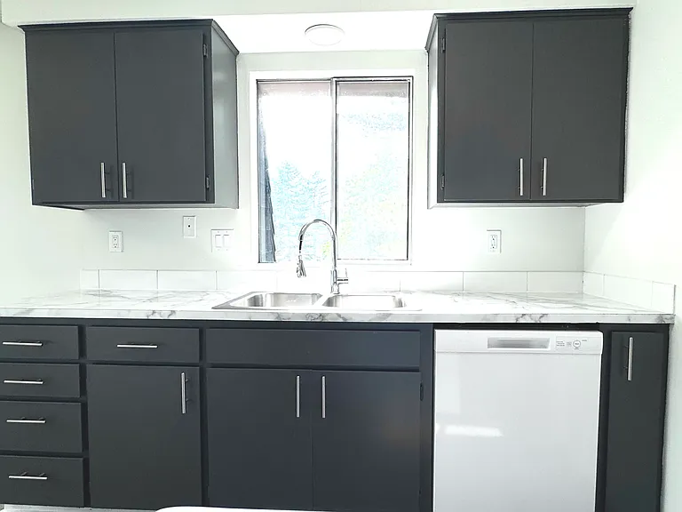2405 Howard Ave #4 — Photo 7