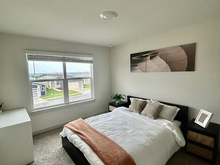 10912 Meris Ln — Photo 16