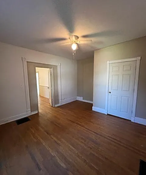 220 E Brady St #LOWER — Photo 10