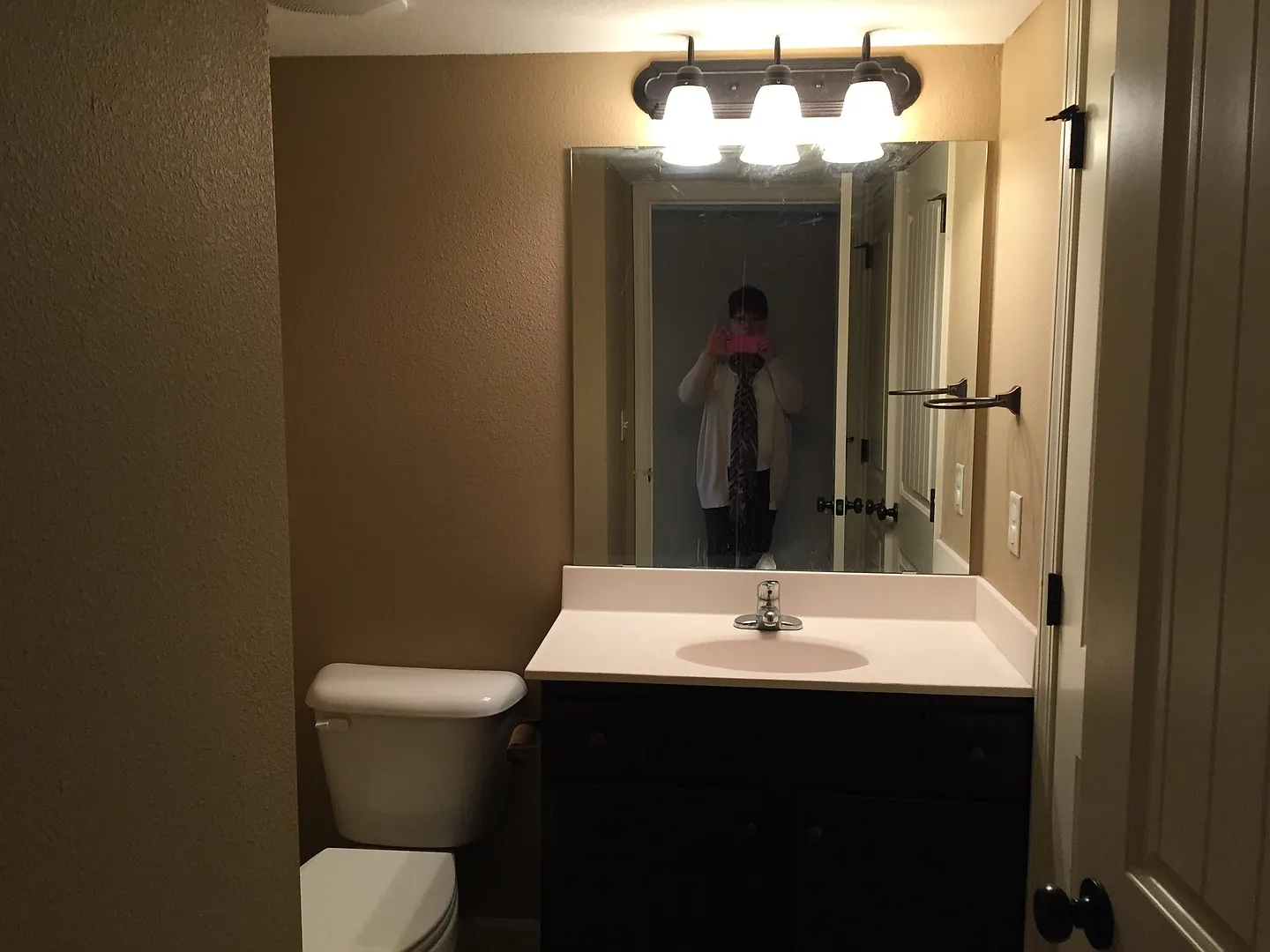 Three bedroom townhouse in Fox Creek with 1 car garage! — Photo 3