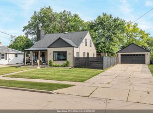 209 E 17th St, Kaukauna, WI 54130