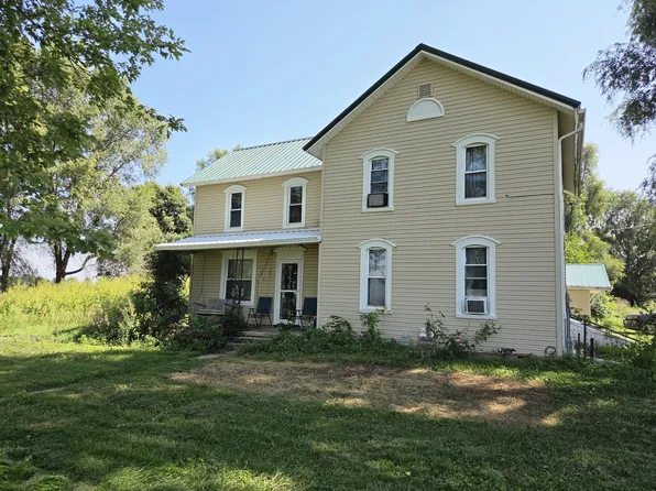 19660 Coleta Rd, Sterling, IL 61081