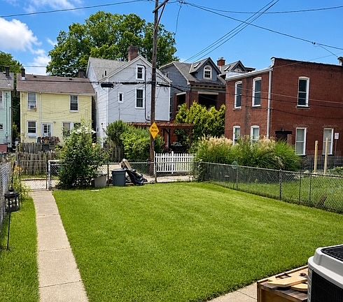 2nd image of 210 4th St