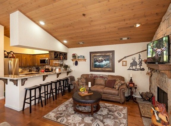 3rd image of 39802 Lakeview #14