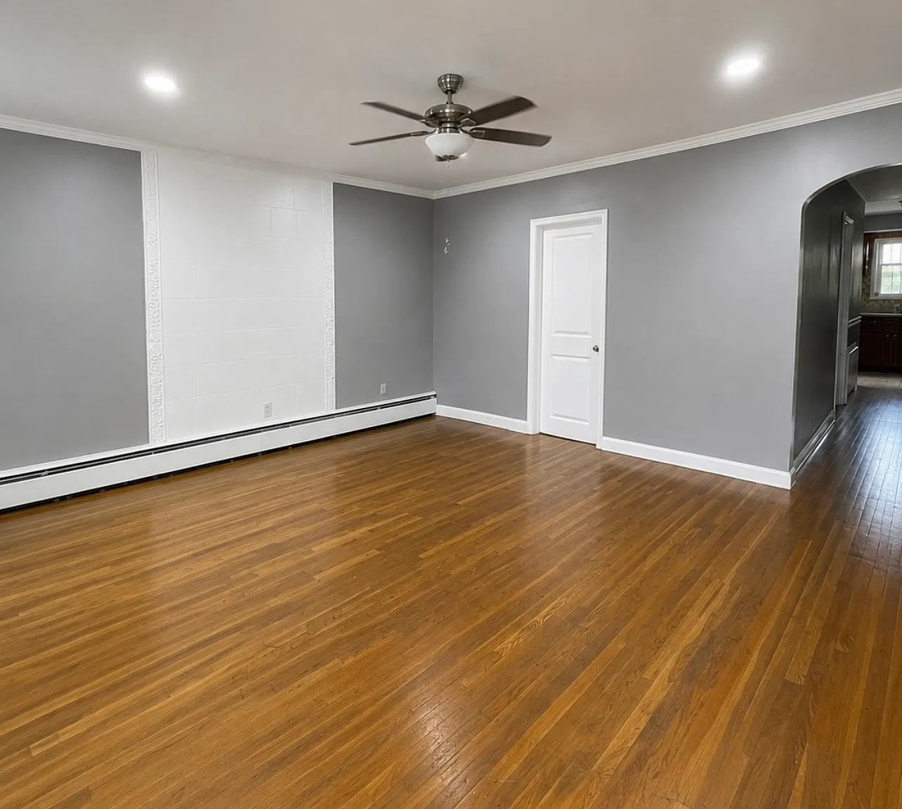 5 bed, 1500 sqft, $2,580 — Photo 2