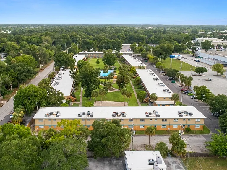 Park Apartments — Photo 39