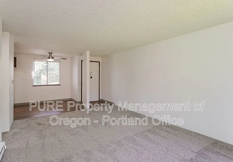 Parkway Garden — Photo 74