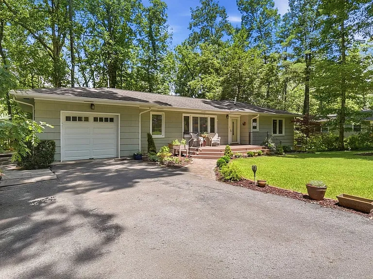123 Arrow Dr — Photo 2