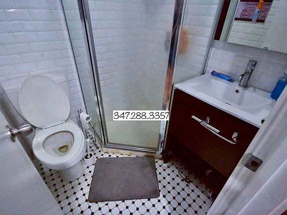 5th image of 266 Linden St #2F