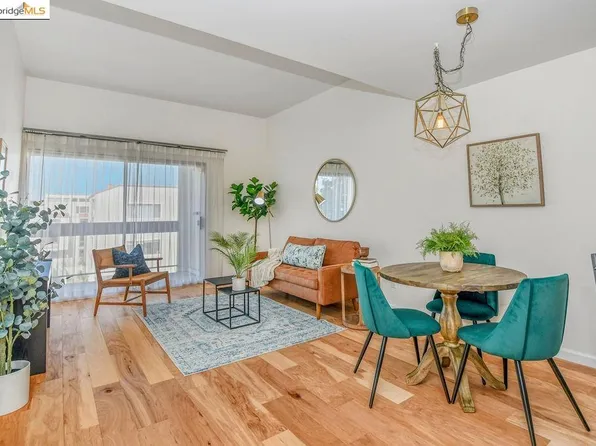 2005 Pleasant Valley Ave APT 314, Oakland, CA 94611